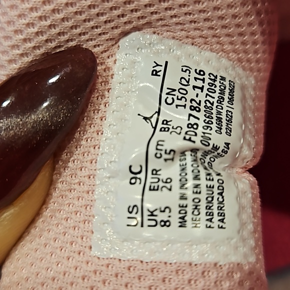 Air Jordan 1 Retro Mid Medium Soft Pink Grade School Lifestyle Shoes - Picture 16 of 16